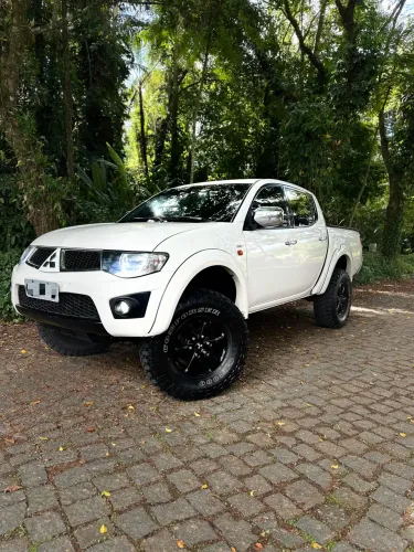 Mitsubishi L200 Triton HPE 3.2 CD TB Int.diesel AUT 2011