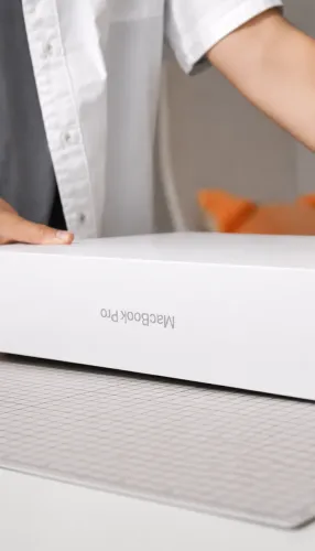 MACBOOK PRO 14-INCH M5