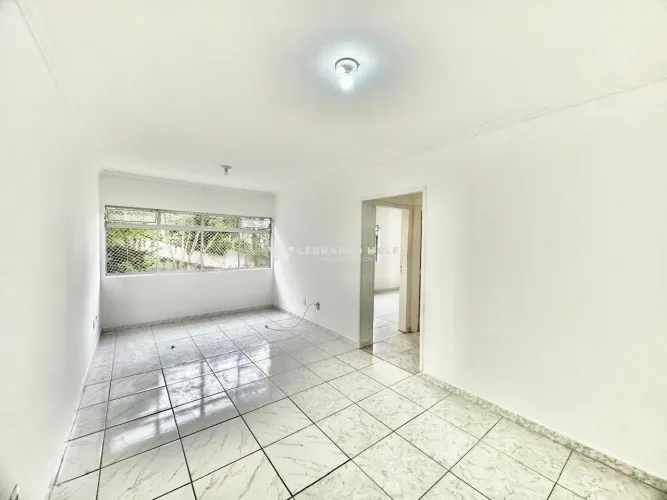 Apartamento 2 dormitórios com vaga de garagem livre e descoberta em Capoeiras
