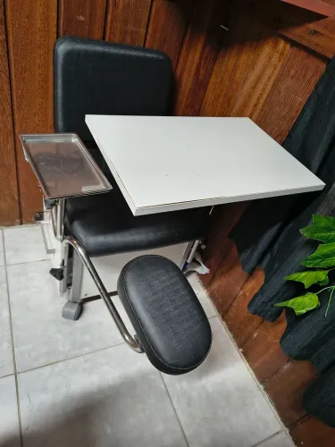 Vendo cadeira para manicure e pedicure