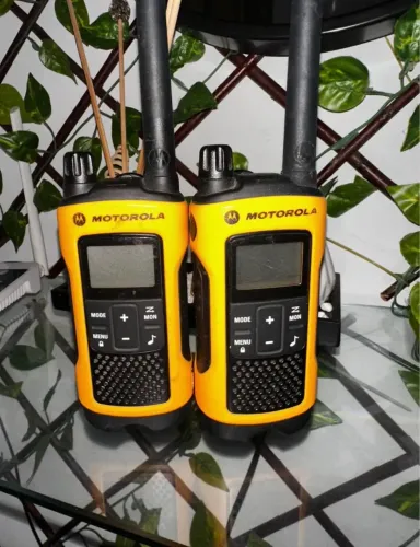 Vendo 2 rádios de transmissão da Motorola