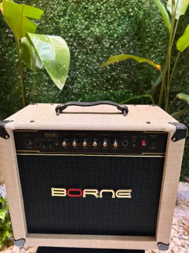 Amplificador de guitarra 50W Borne Vorax 1050 studio