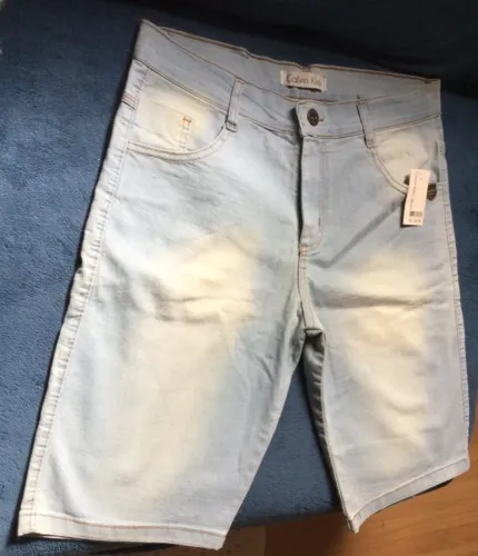 BERMUDA JEANS AZUL CLARA CALVIN KLEIN TAMANHO 44