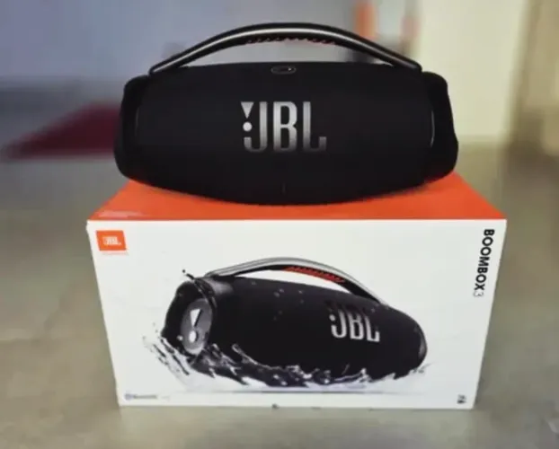 Caixa JBL bombox 