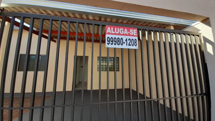 Alugo casa nova
