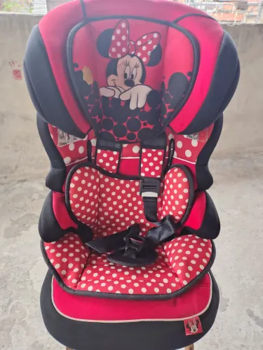 Vendo cadeirinha de bebê até 36kg! Para sair logo!
