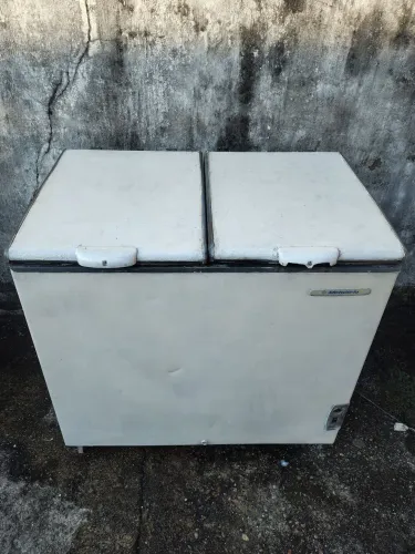 Freezer horizontal MetalFrio congelando direitinho 