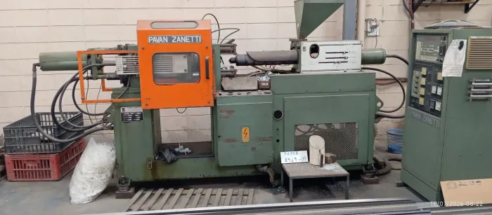 Injetora de plástico Pavan Zanetti 150/100T