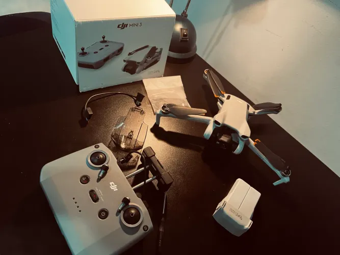 Drone DJI aeronave e Controle