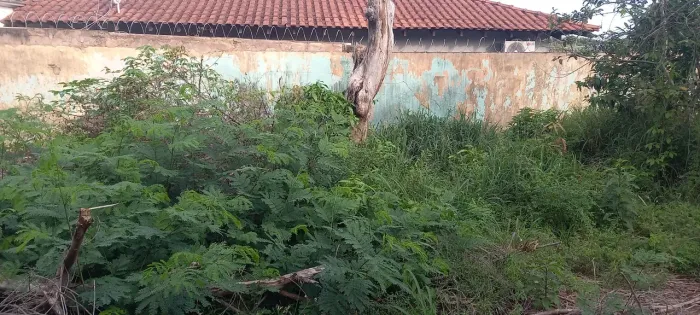 Vendo um terreno no Bairro Bonjardim 