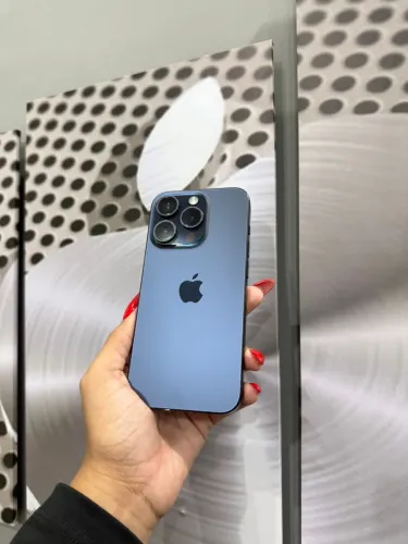 Iphone 15 PRO 128GB - moderno e elegante por um preço acessível