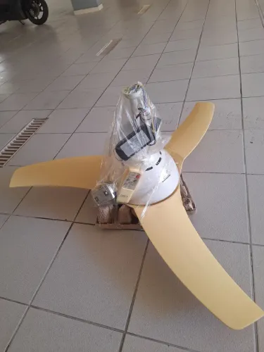 Ventilador de teto com controle