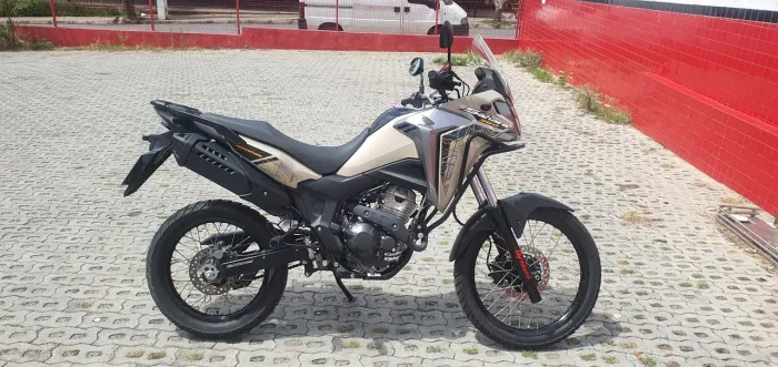 Honda XRE 300 Sahara Adventure 2025 - Apenas 4.300 km (Particular/BH)<br>