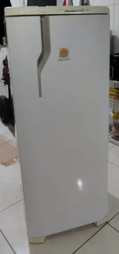 Geladeira Electrolux 420 litros