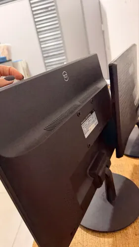 Monitor Samsung e Target Pichau com defeito