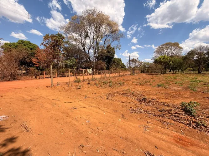 Vende-se monte alto / vendinha 