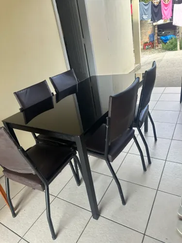 Mesa de vidro 5 cadeiras