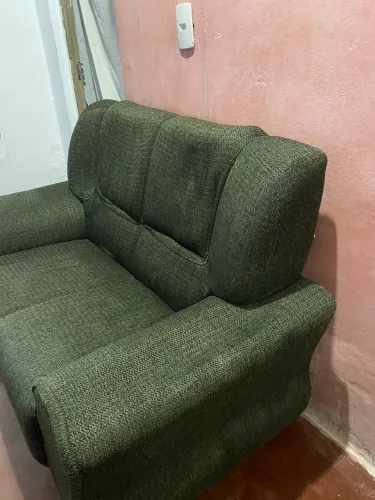 Sofá com pequenas avarias DOIS LUGARES
