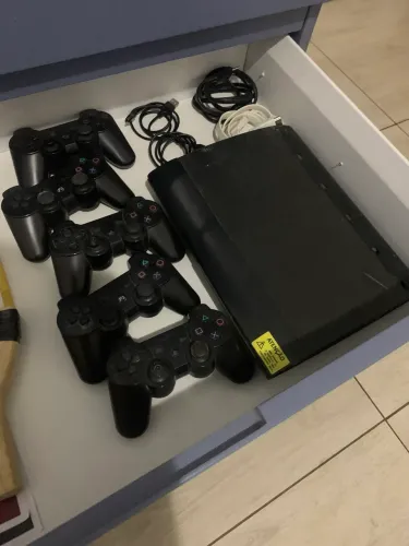 Ps3 super slim 425 gb
