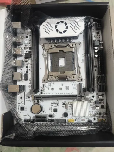 Placa Mãe Qiyida X99 C612 DDR4 LGA 2011-3 NVME M.2 Branca