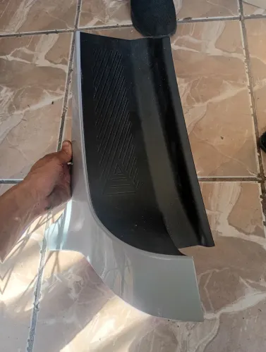 Acabamento Lateral Superior Lanterna Traseira Esquerda Aion Y 2025