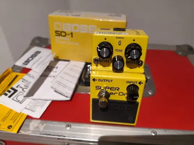 Pedal Boss Sd1 Jrmod The Mule + Massive gain zero na caixa