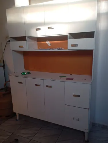 Vc que está precisando de uns móveis barato olha essa mobília ainda tem uma máquina e etc,