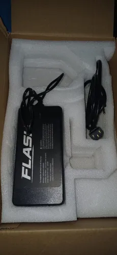 Carregador Original Flash para Bike Elétrica 54,6V 3A (163,8W)