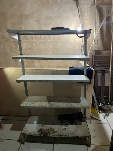 Vendo 3 estante de ferro