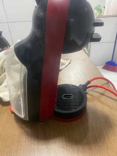 Vendo cafeteira de cápsulas Nestlé 