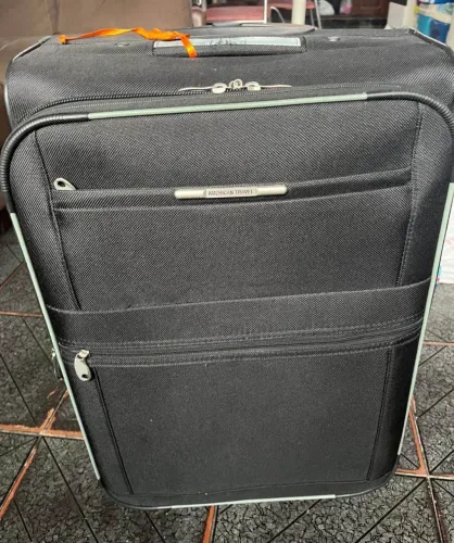 Mala de viagem grande, utilizada uma única vez, adquirida na Bemol!