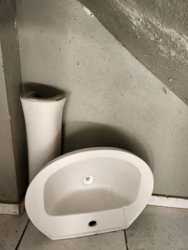 Conjunto pia de banheiro