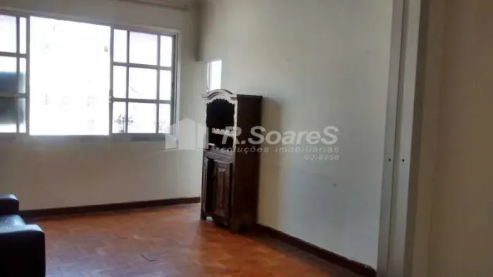 Apartamento à venda três quartos com vaga, em Copacabana, metrô Arco Verde