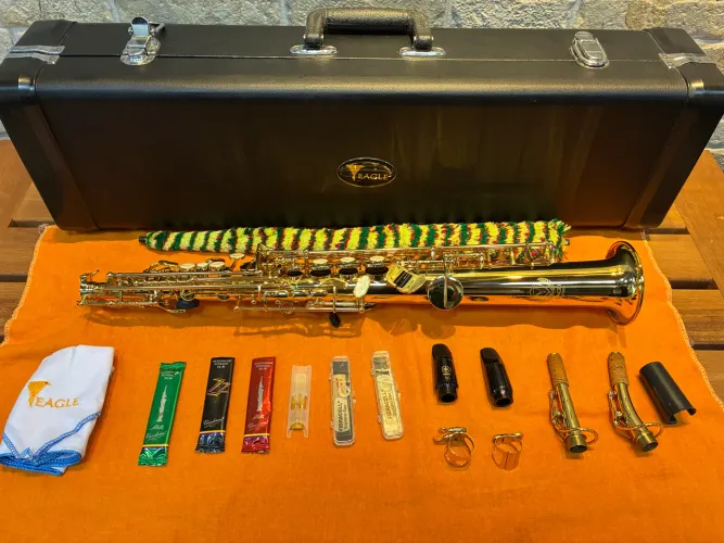 Saxofone soprano Eagle SP502