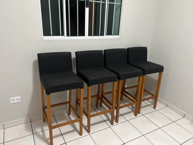 4 banquetas Tok & Stok 