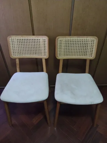 Dupla de cadeiras de madeira da AbraCasa
