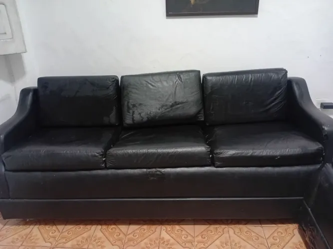 Sofá 3 lugares de couro