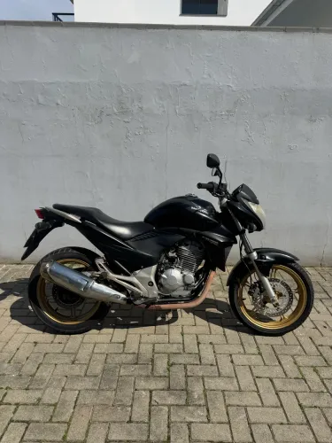 CB 300R - 2015
