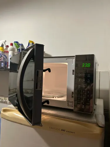 Micro-ondas Mondial 21L Preto Seminovo