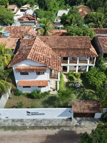 Imóvel para venda possui 500 metros quadrados com 8 quartos em Village I - Porto Seguro - 