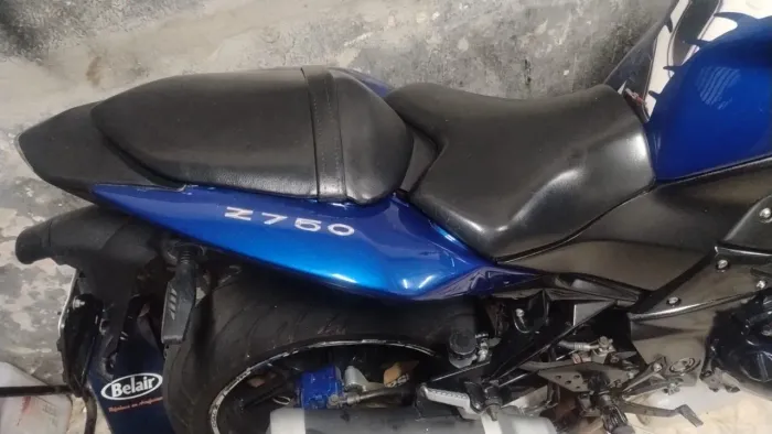Moto Kawasaki z750 série especial