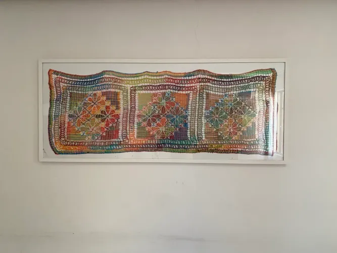 Quadro horizontal e vertical grande em arte têxtil artesanal - moldura branca