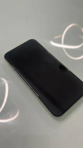 iPhone 11 Branco 128 GB - Excelente Estado de Conservação