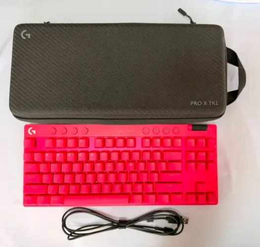 Teclado Gamer Logitech PRO TKL LIGHTSPEED Rosa Magenta - Usado