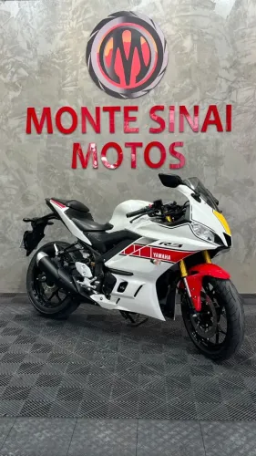 Yamaha YZF R-3 321 2023