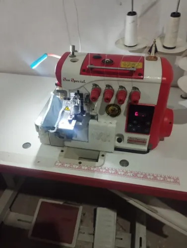 Máquina de custura muito conservada