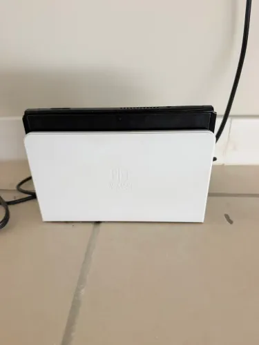 Nintendo Switch OLED 64GB + Mario Kart 8 Deluxe