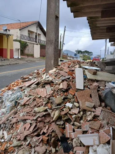 Doação de calça pra aterro