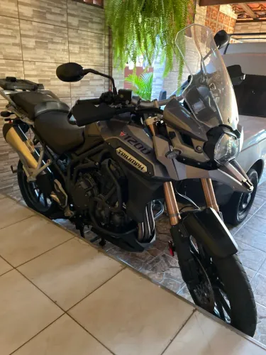 Moto em ótimo estado de conservação devido o ano 