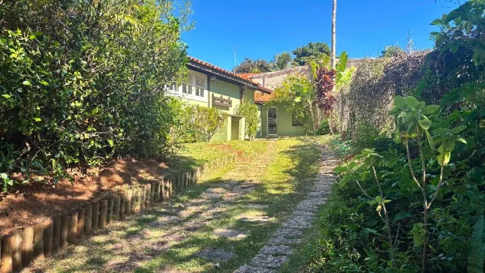 Casa aconchegante em rua tranquila , com duas salas , 3 quartos + edícula SAN CONRADO - So